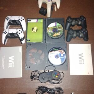 Nintendo White and Black Mixed Console Controllers Lot